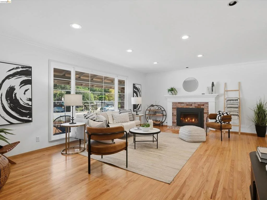Photo of 255 Knight Dr