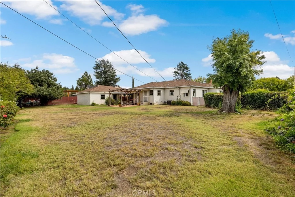 Photo of 319 S Merrill Avenue