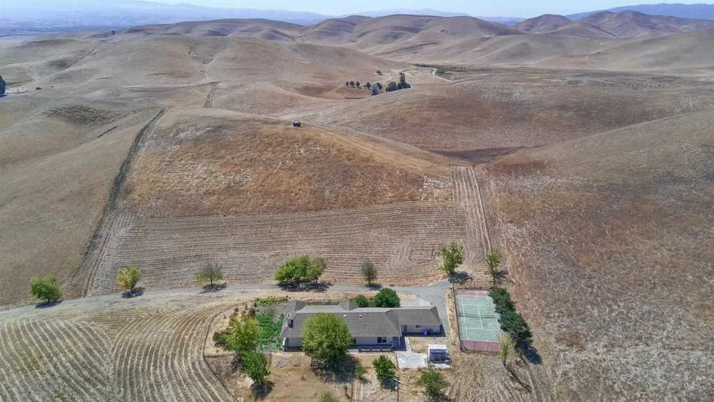 Photo of 9050 Highland Rd