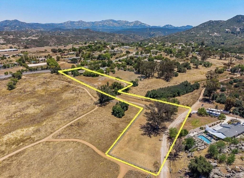 Photo of 2445 Southern Oak Road