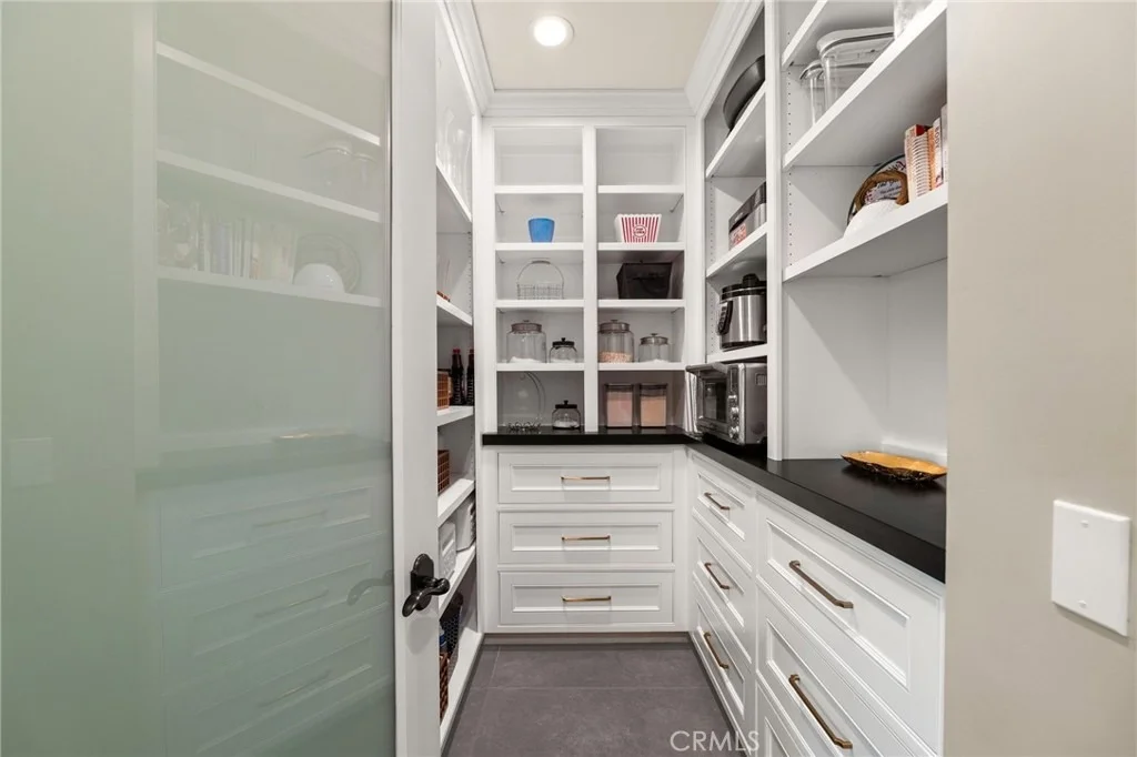 Photo of 1688 Dwight