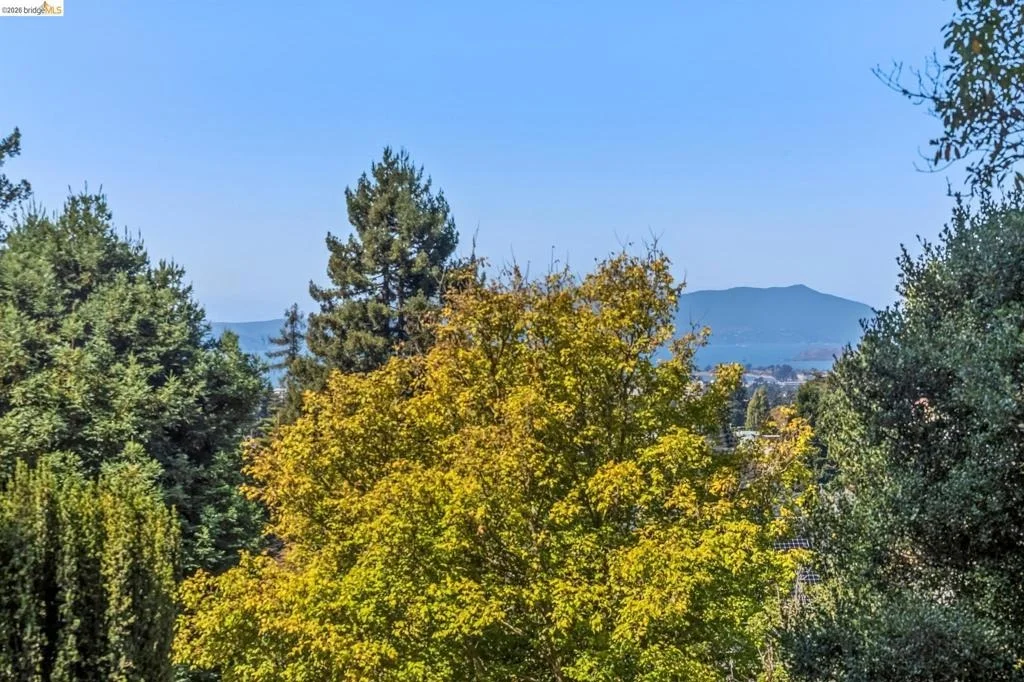 Photo of 1466 Scenic Ave