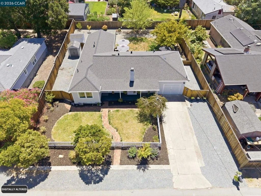 Photo of 8 Lander Dr