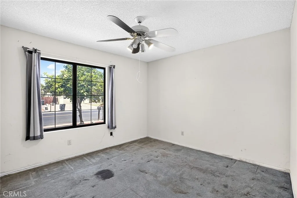 Photo of 3033 W Fruitvale