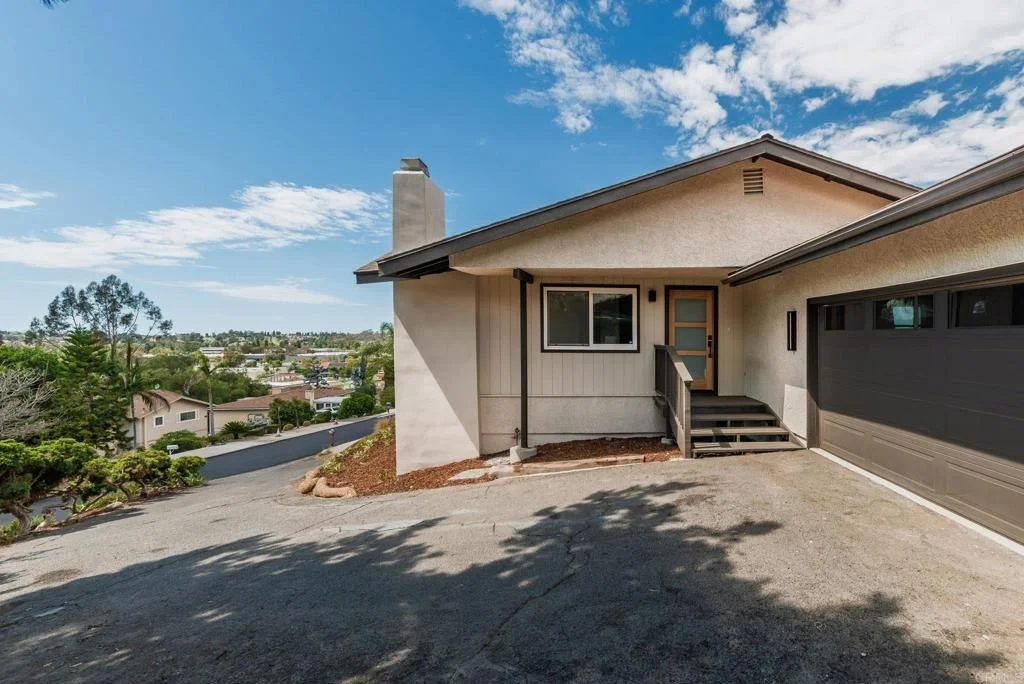 Photo of 2430 Sunflower