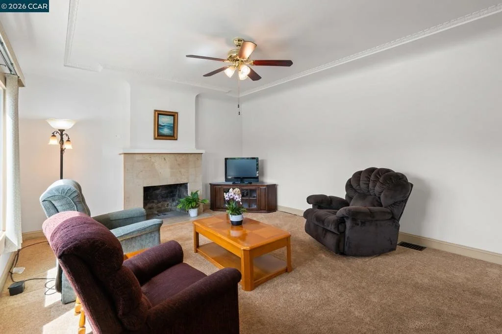 Photo of 272 W 10Th St