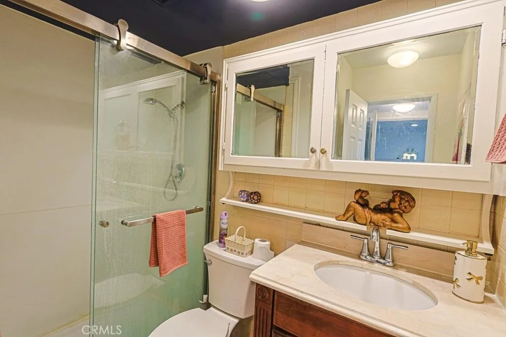 Photo of 11077 Robinson