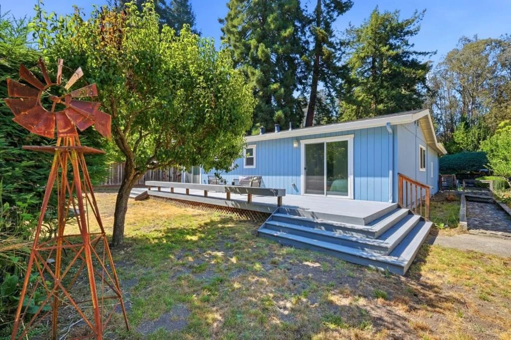 Photo of 915 Pinetree Lane