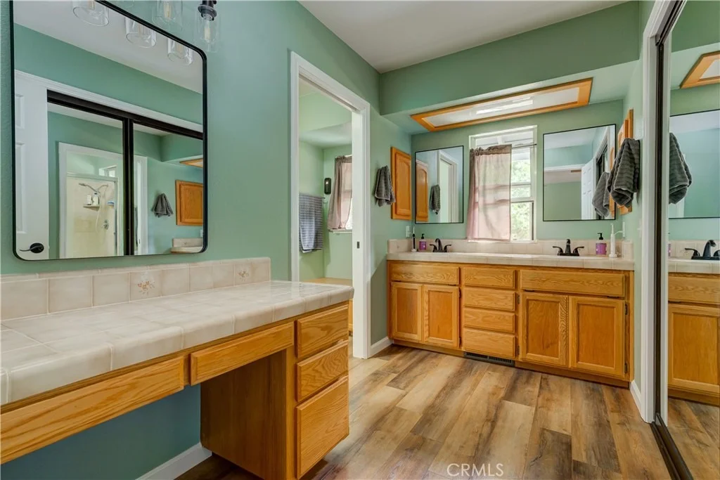 Photo of 5864 Paschal