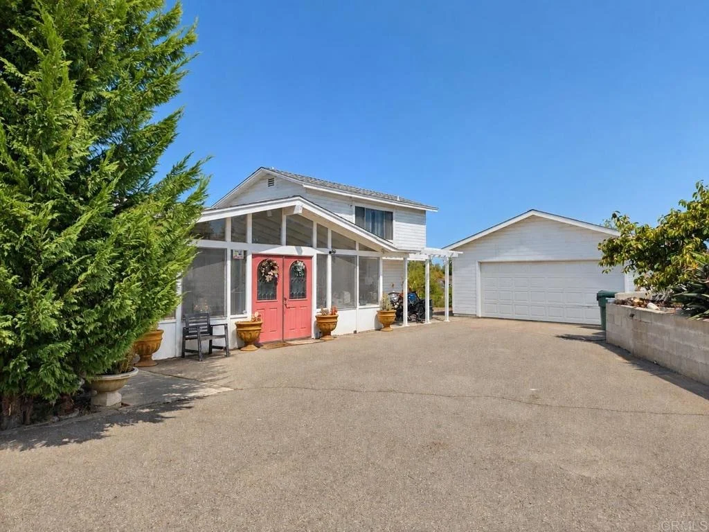 Photo of 1701 Acacia Lane