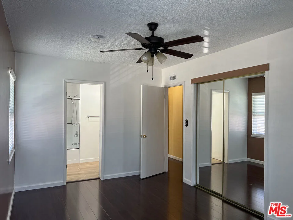 Photo of 1412 W Baker Avenue