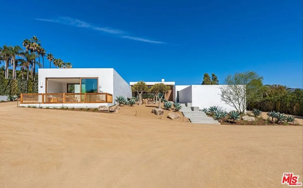 Photo of 28837 Selfridge Drive