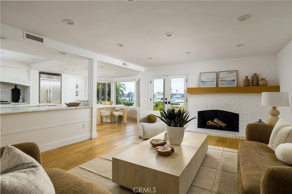 Photo of 2572 Bayshore Drive