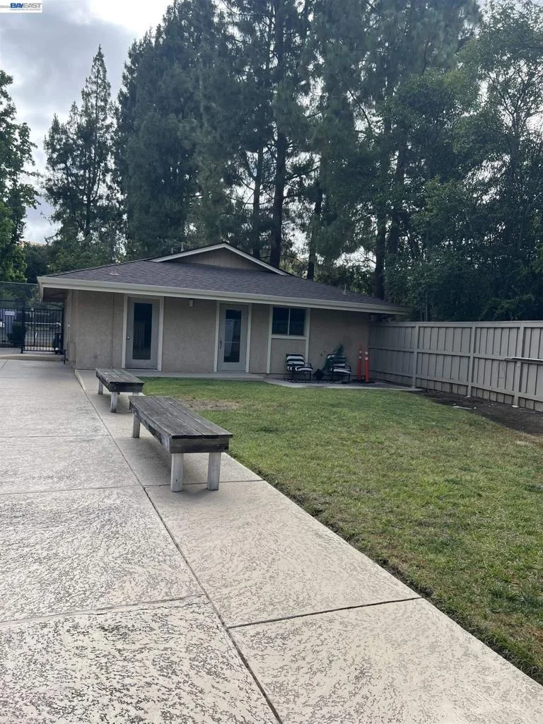 Photo of Unit C8 at 5455 Kirkwood Dr