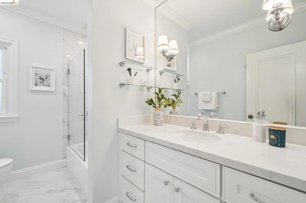 Photo of 6080 Ocean View Drive