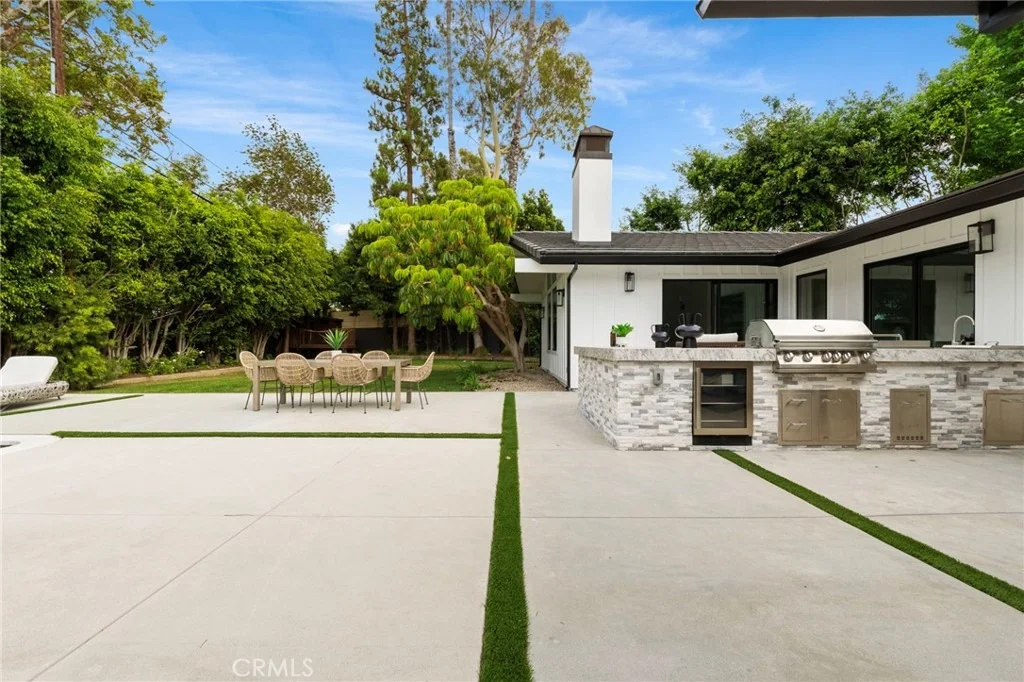Photo of 1470 Bryant Drive E