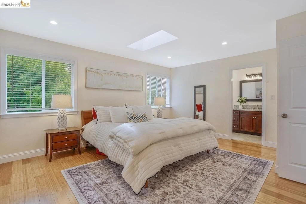 Photo of 2198 La Orinda