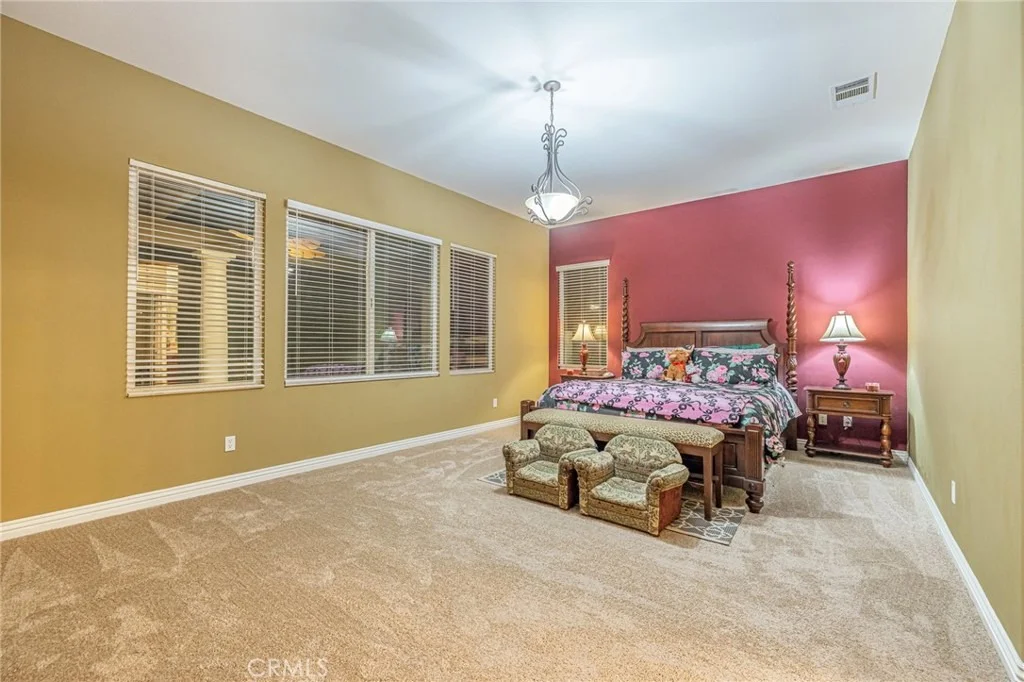 Photo of 33442 Desert Road