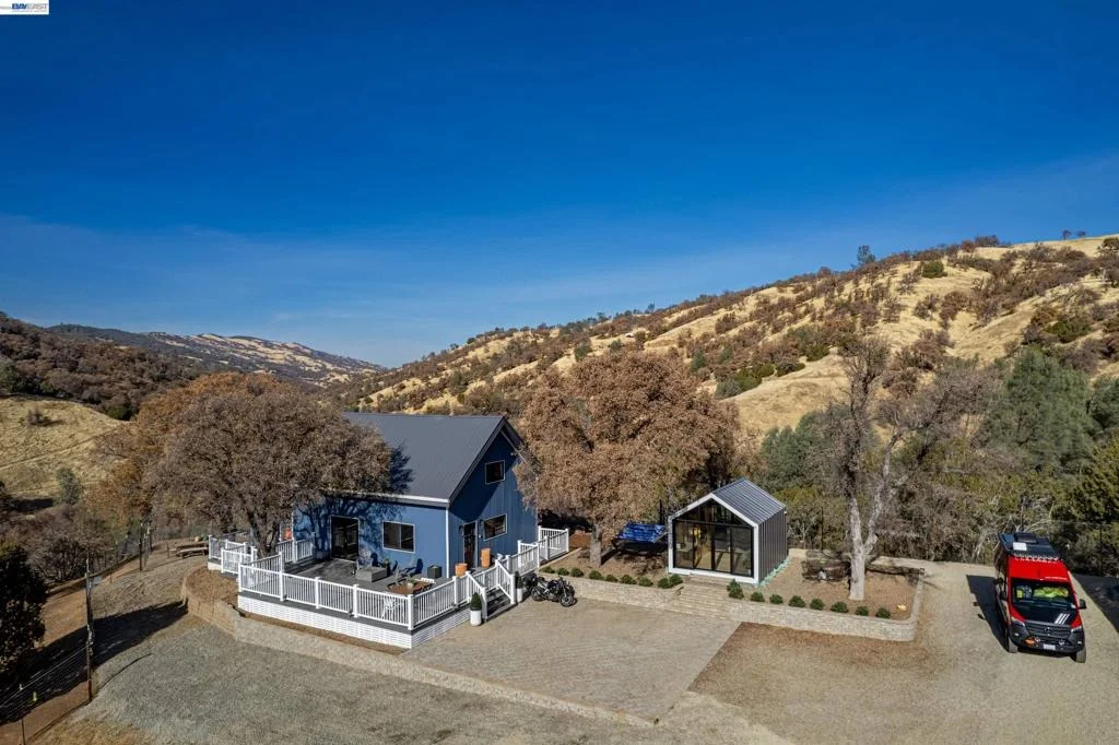 Photo of 21000 Mines Rd.