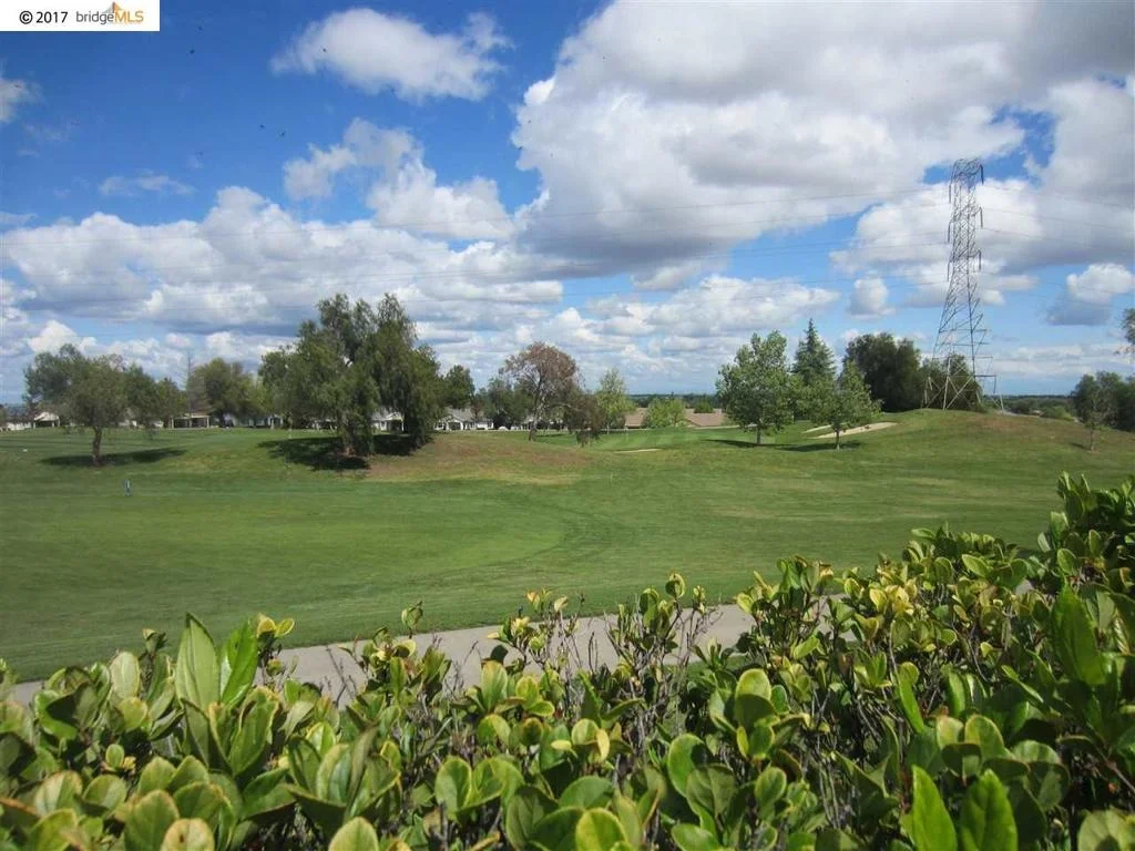 Photo of 1072 Bountiful Wy