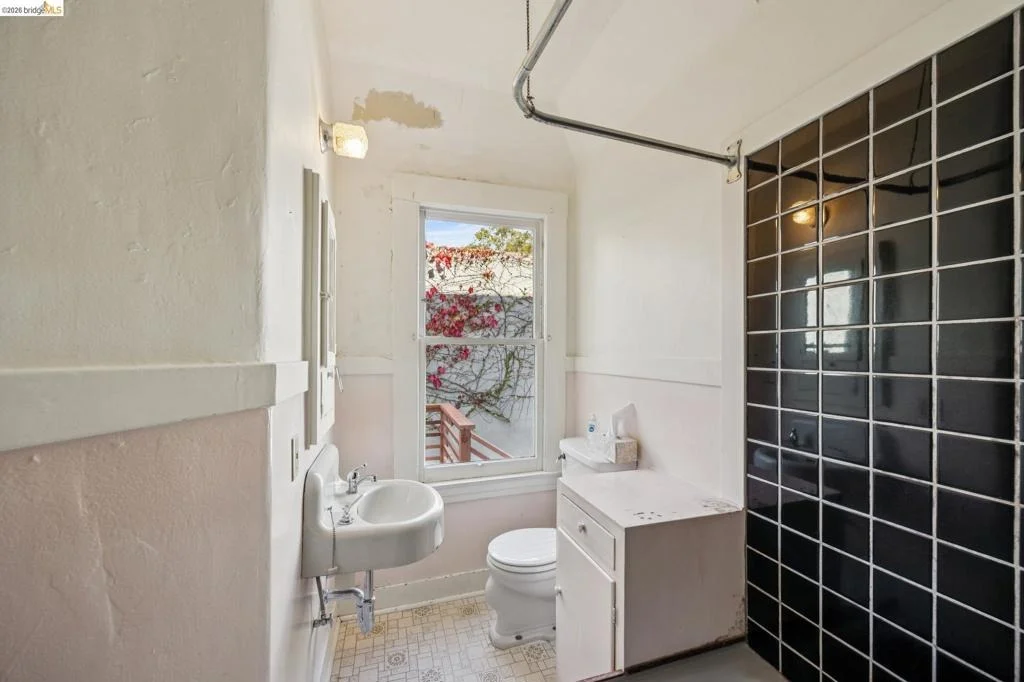 Photo of Unit A at 1711 Milvia