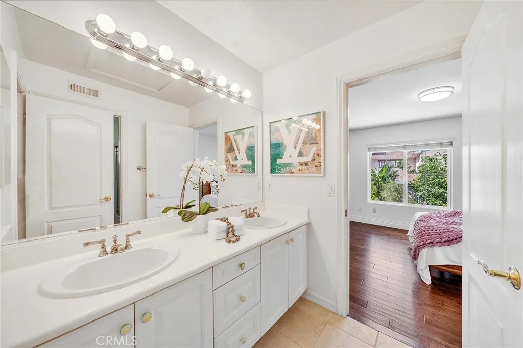 Photo of 7 Bayleaf Ln