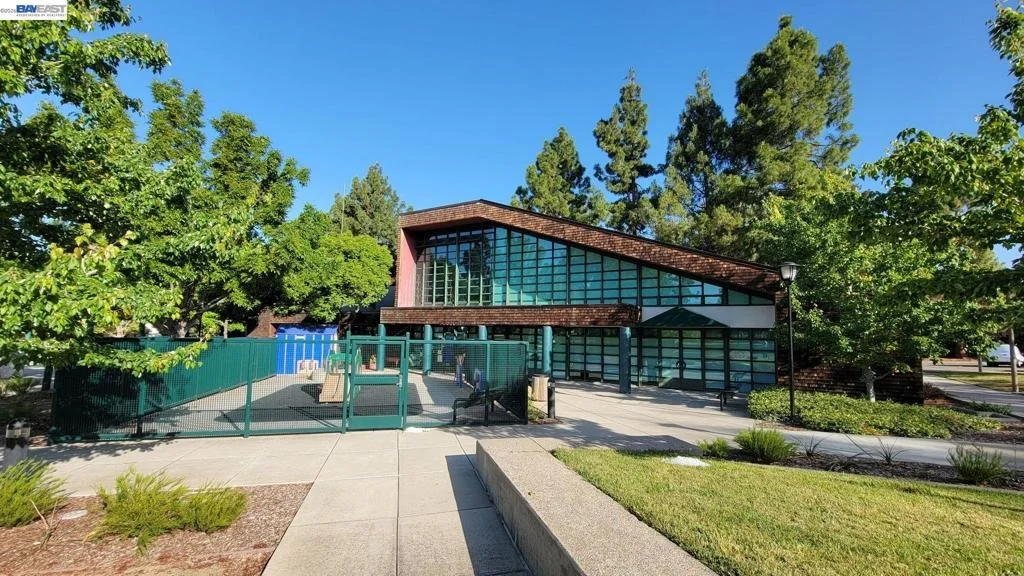 Photo of 277 Hackamore Cmn