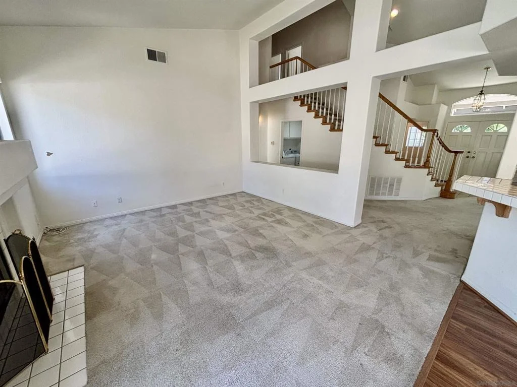 Photo of 653 Cantara Ln
