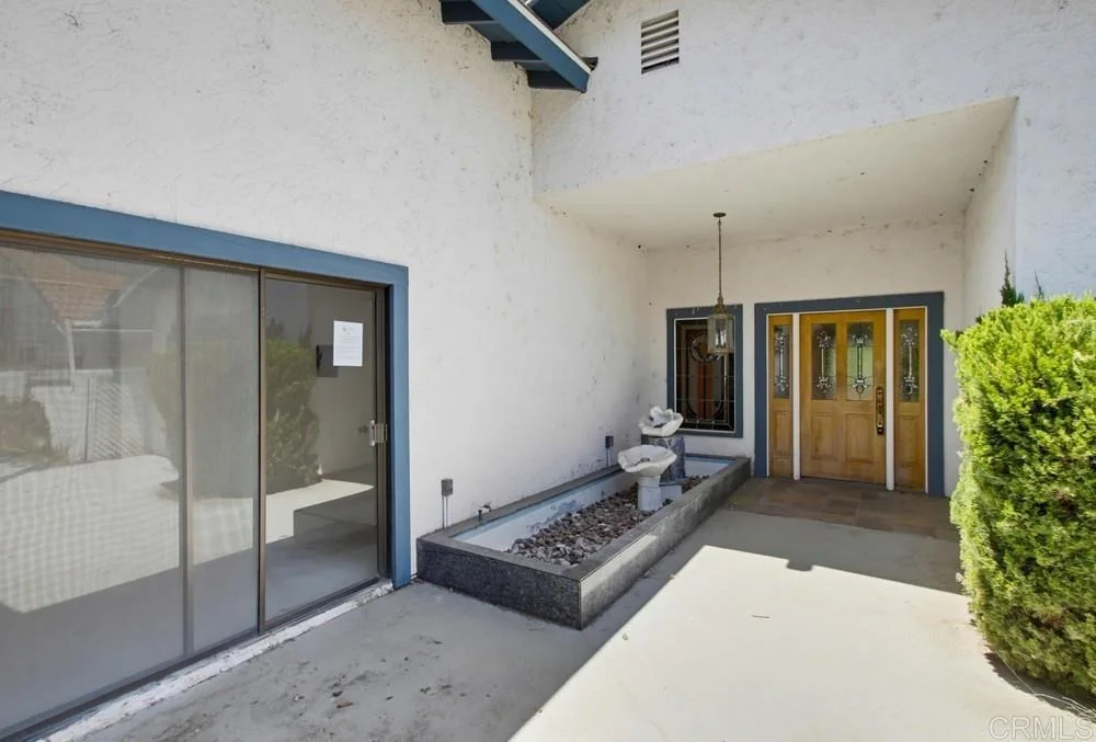 Photo of 31122 Old River Road