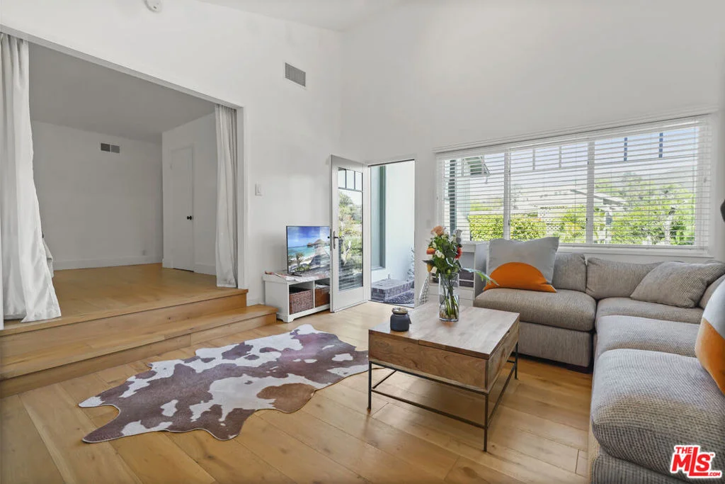 Photo of 6052 Merritt Drive