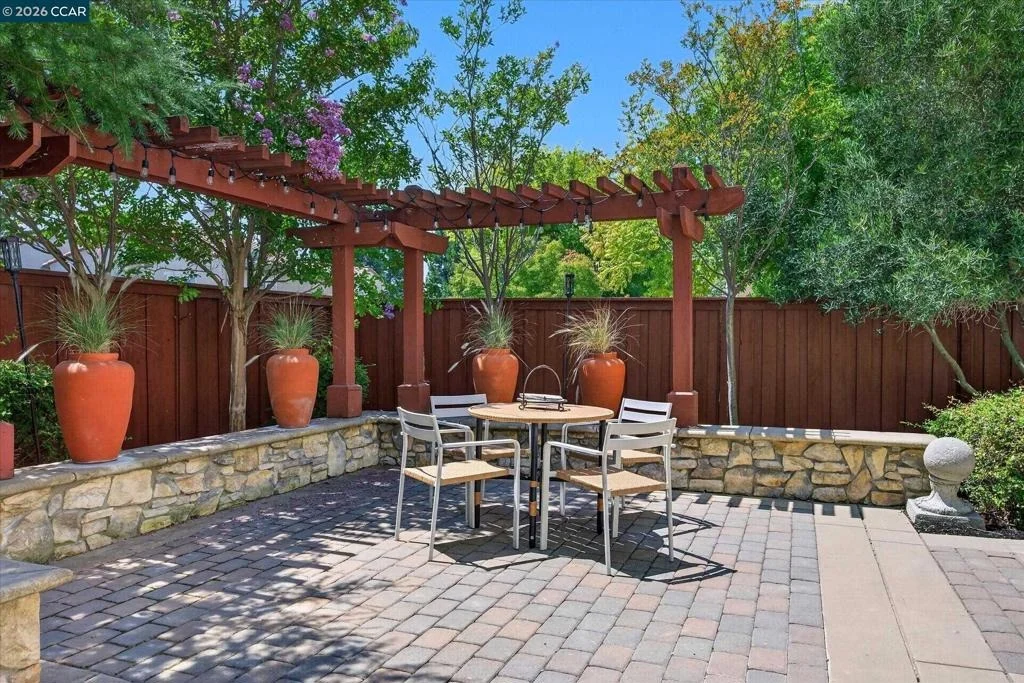 Photo of 3086 Hastings Way