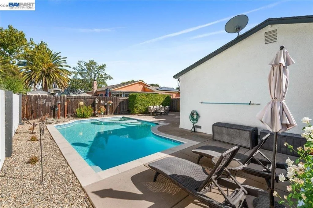 Photo of 586 Colusa Way