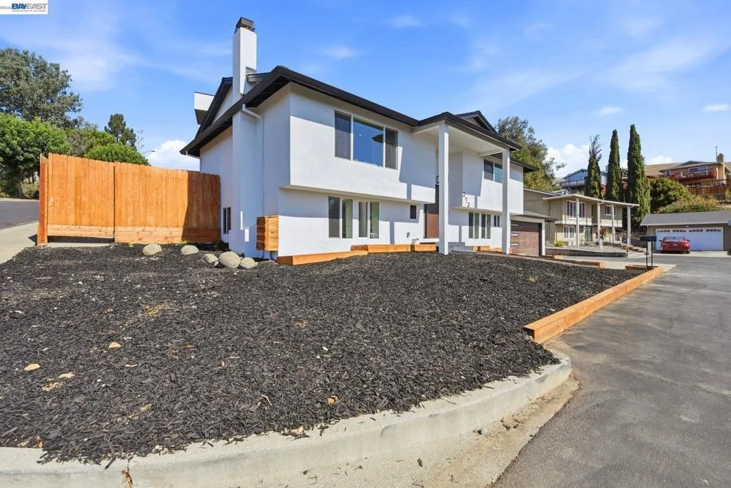 Photo of 373 Appian Way