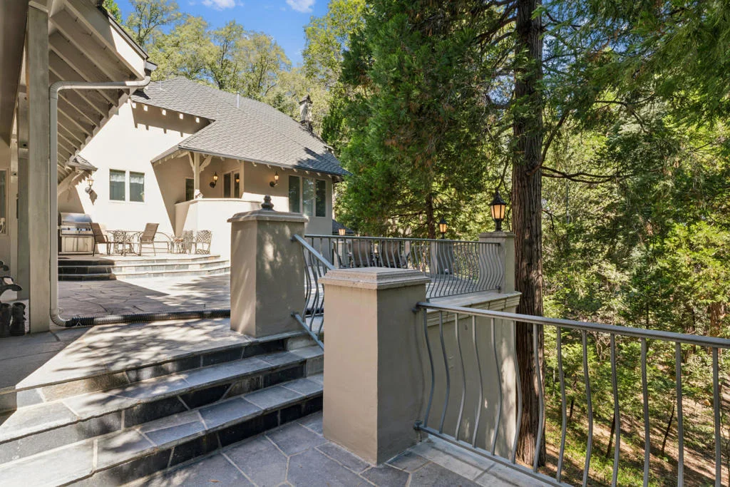 Photo of 391 Cedar Ridge Drive
