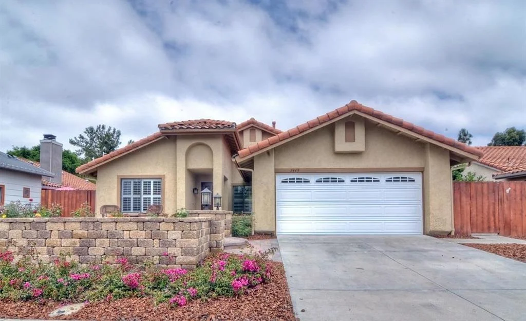 Photo of 3449 Circulo Adorno