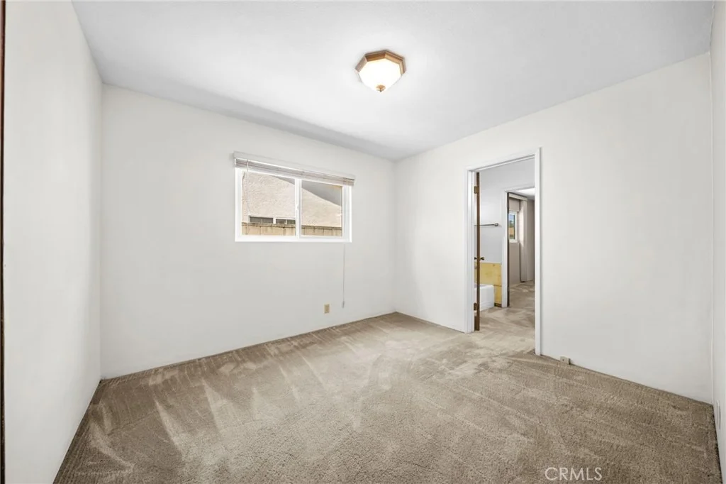 Photo of 5602 Persimmon