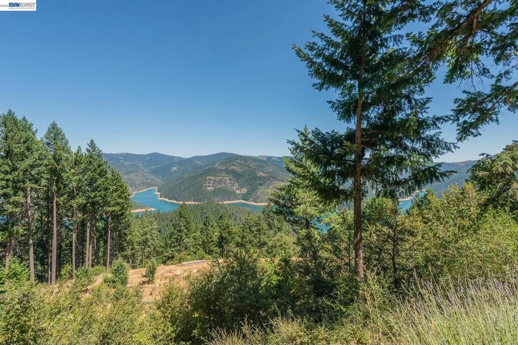 Photo of 190 Moore Gulch
