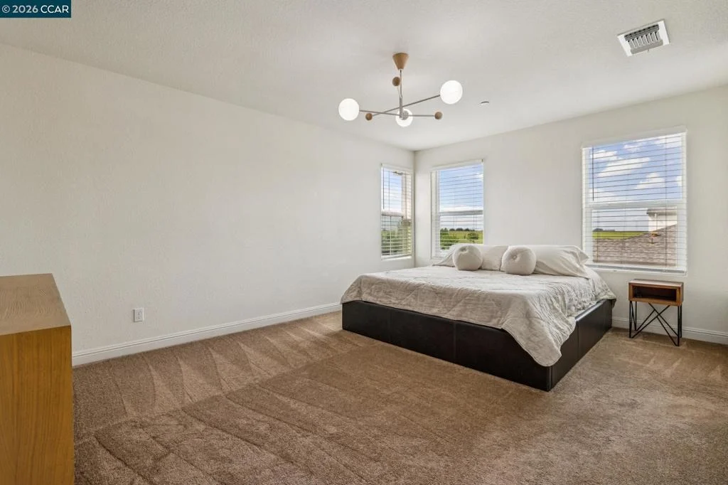 Photo of 4748 Beacon Way