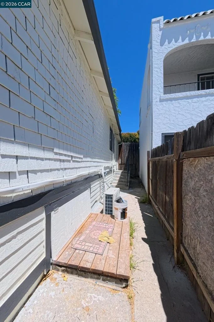Photo of 226 W 9Th St