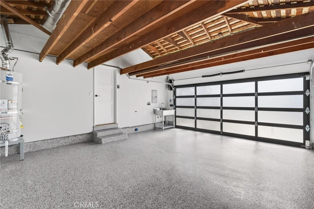 Photo of 4761 Central