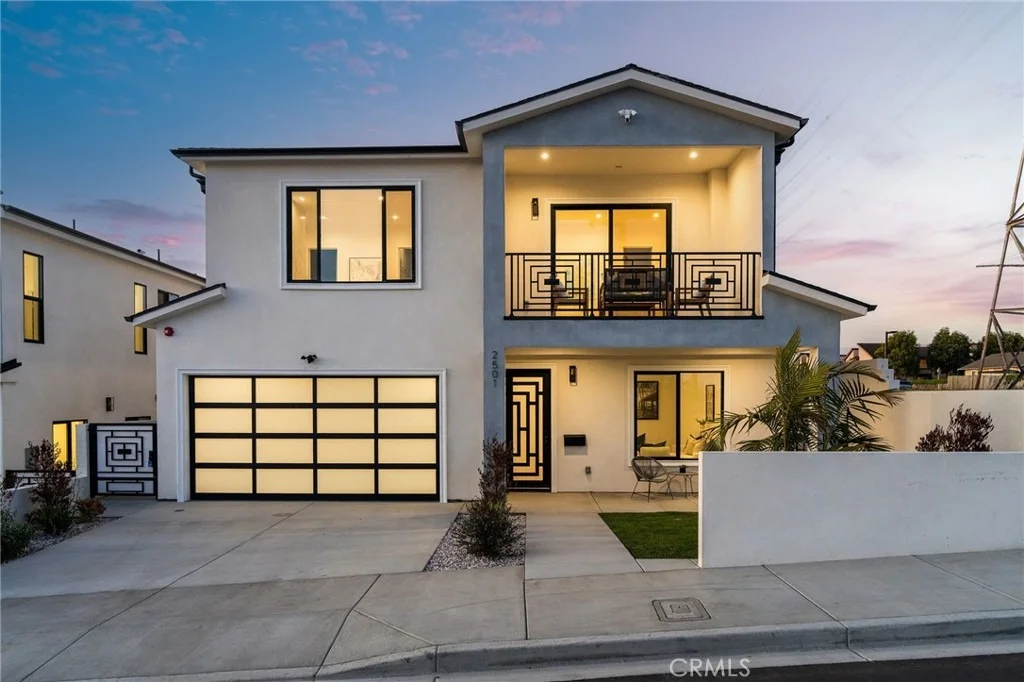 Photo of 2501 Curtis