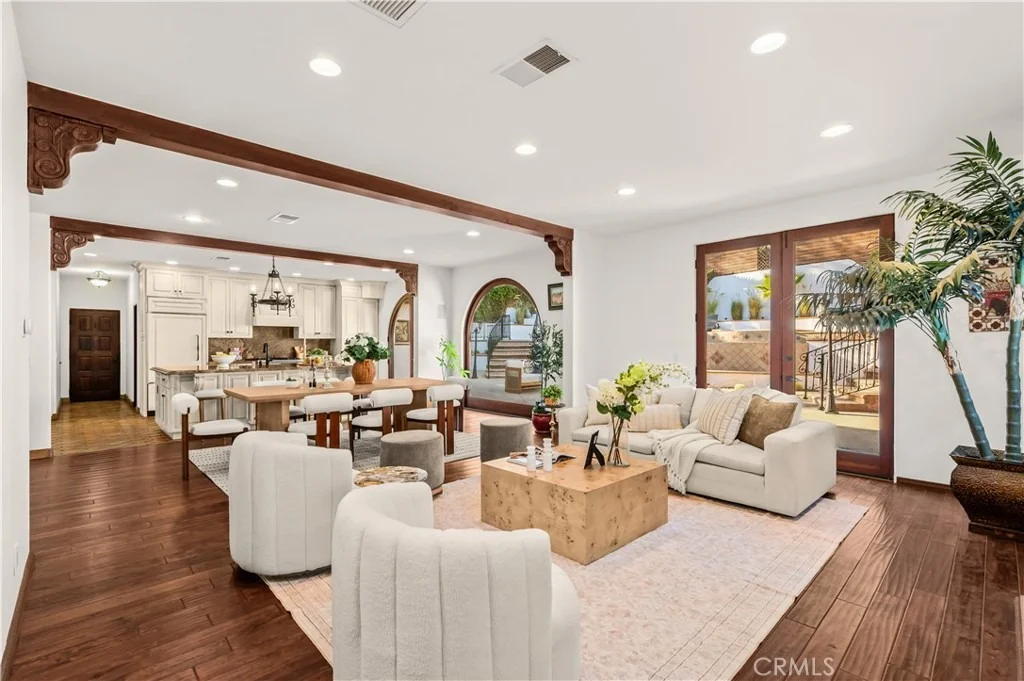 Photo of 2037 Hill Drive