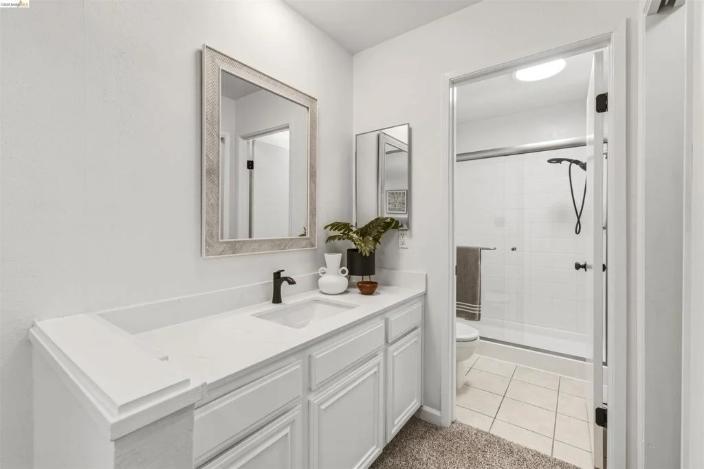 Photo of 1363 Swallowtail Rd
