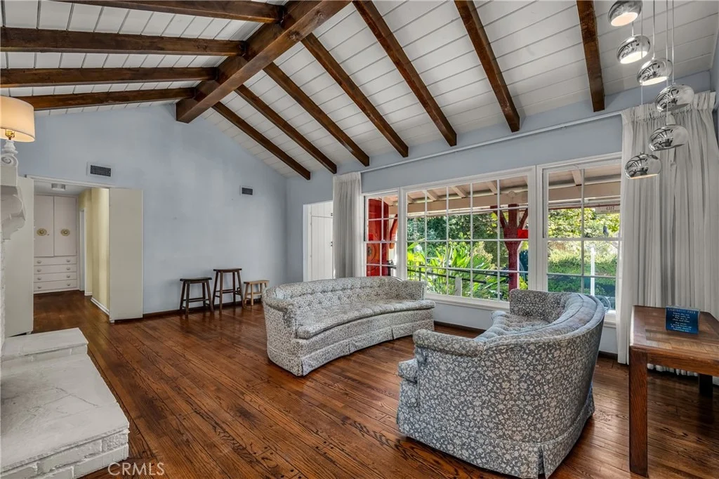 Photo of 4317 Petit Avenue