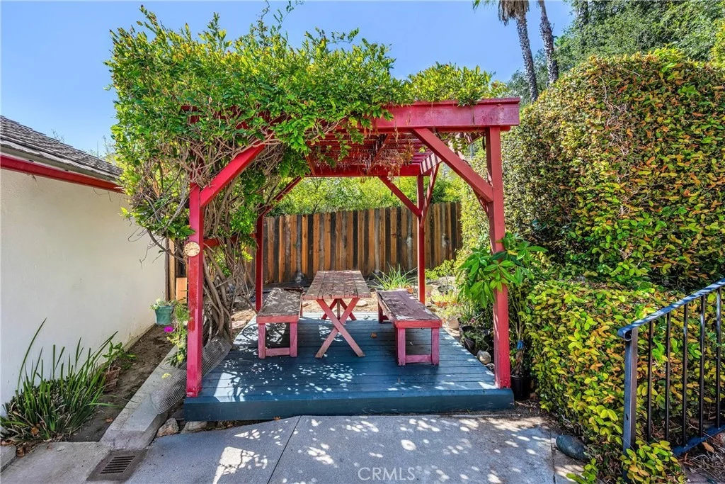 Photo of 4317 Petit Avenue