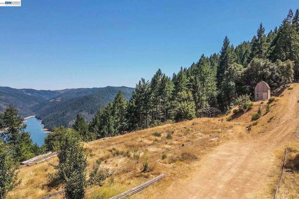 Photo of 190 Moore Gulch