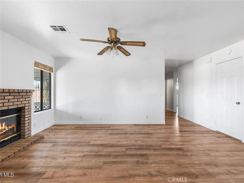 Photo of 736 E Avenue J6