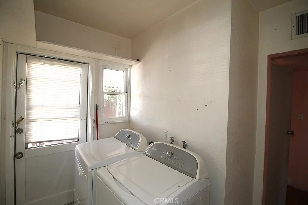 Photo of 100 E Desert View
