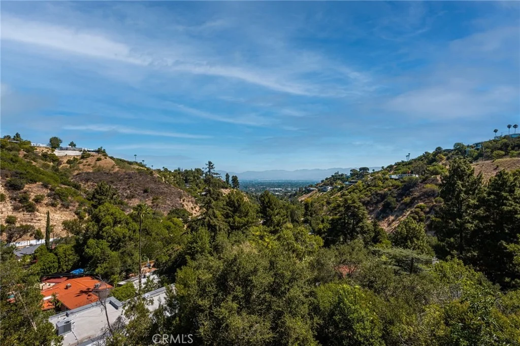 Photo of 3566 Beverly Glen