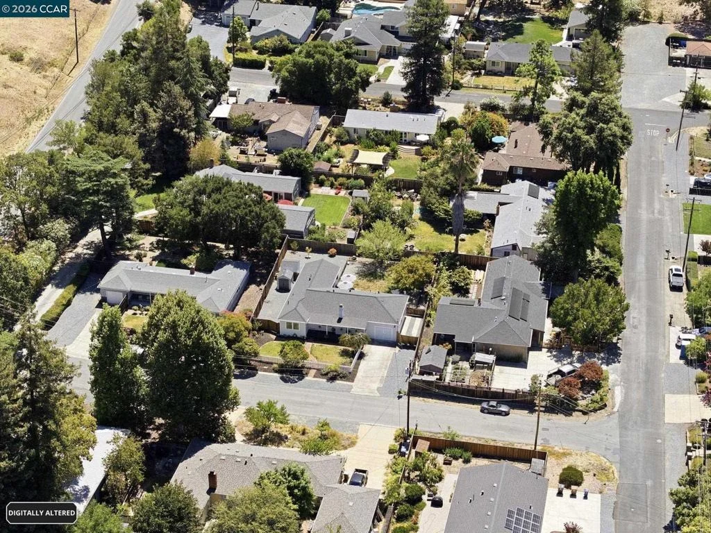 Photo of 8 Lander Dr
